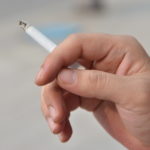 インプラントを入れたらタバコは吸わないほうがいいですか？
