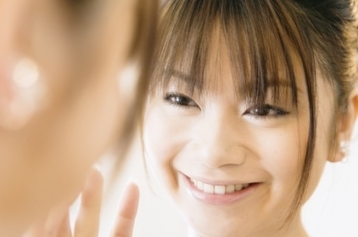 女性の笑顔 女性の笑顔