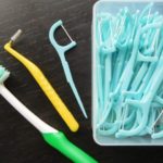 歯磨きの時の補助用具~歯間ブラシの使い方~